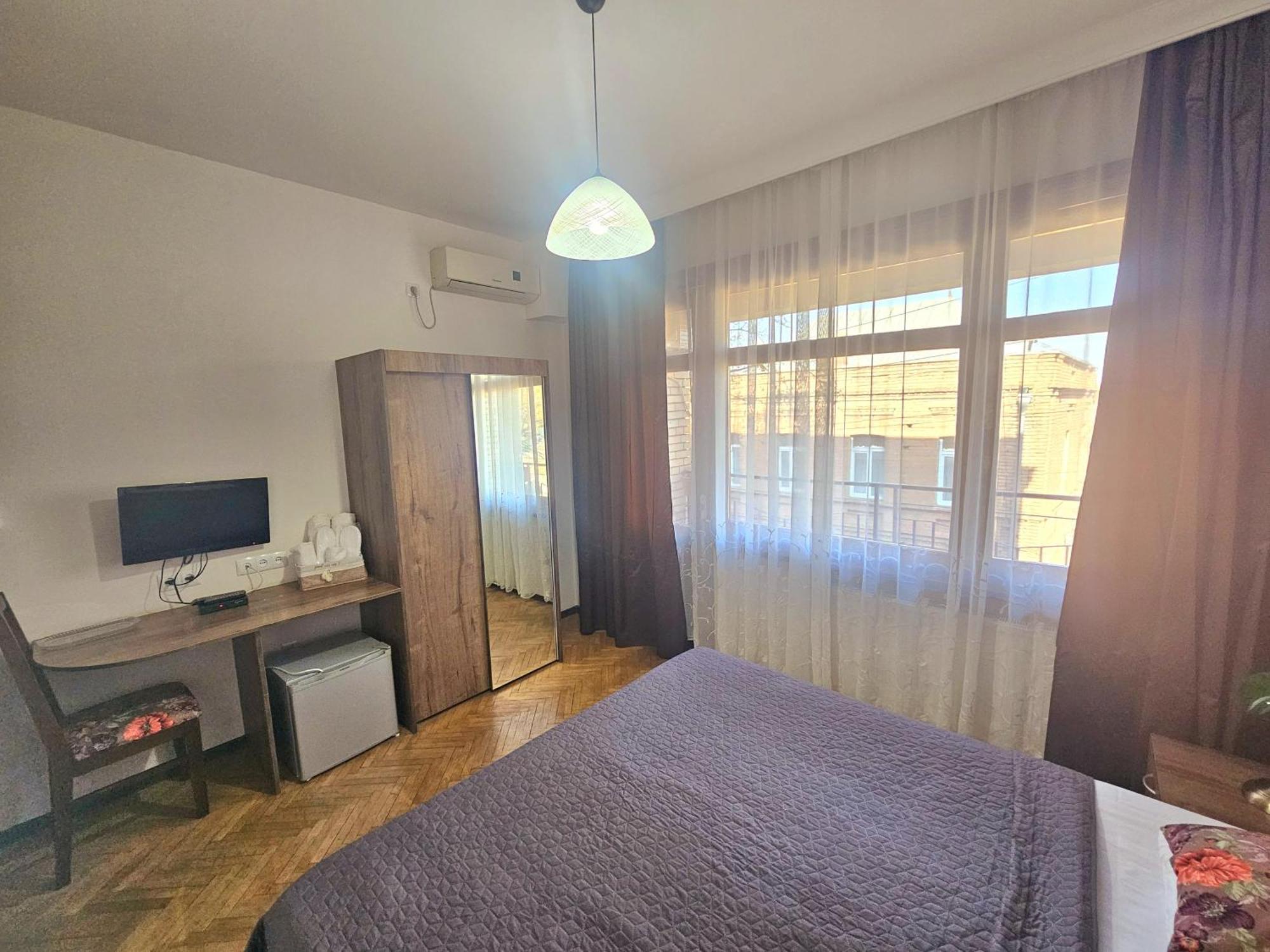 Hotel Home Tbilisi Exteriör bild